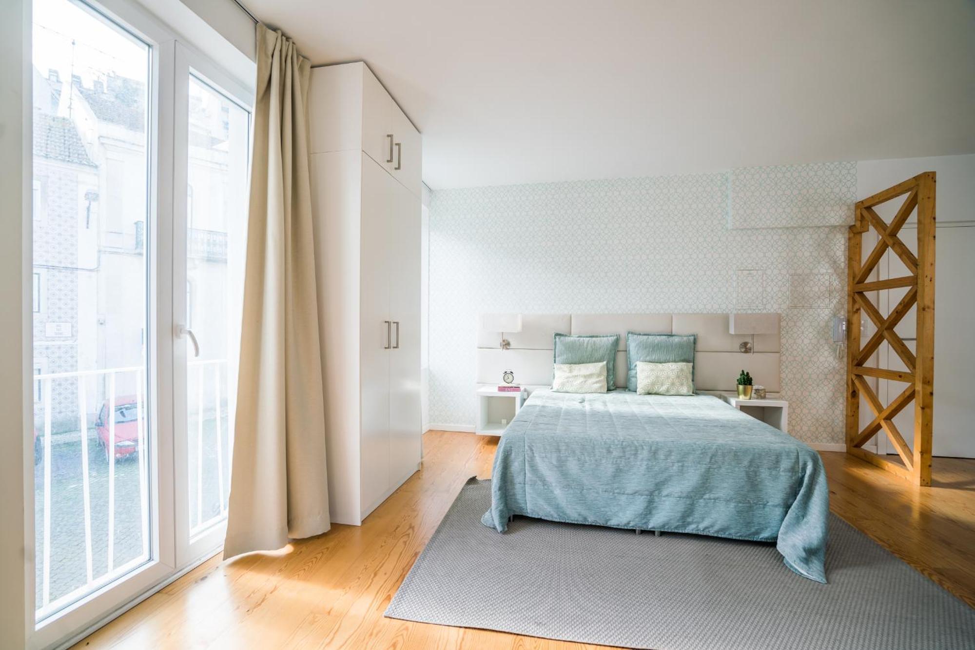 Principe Real Location Apartment