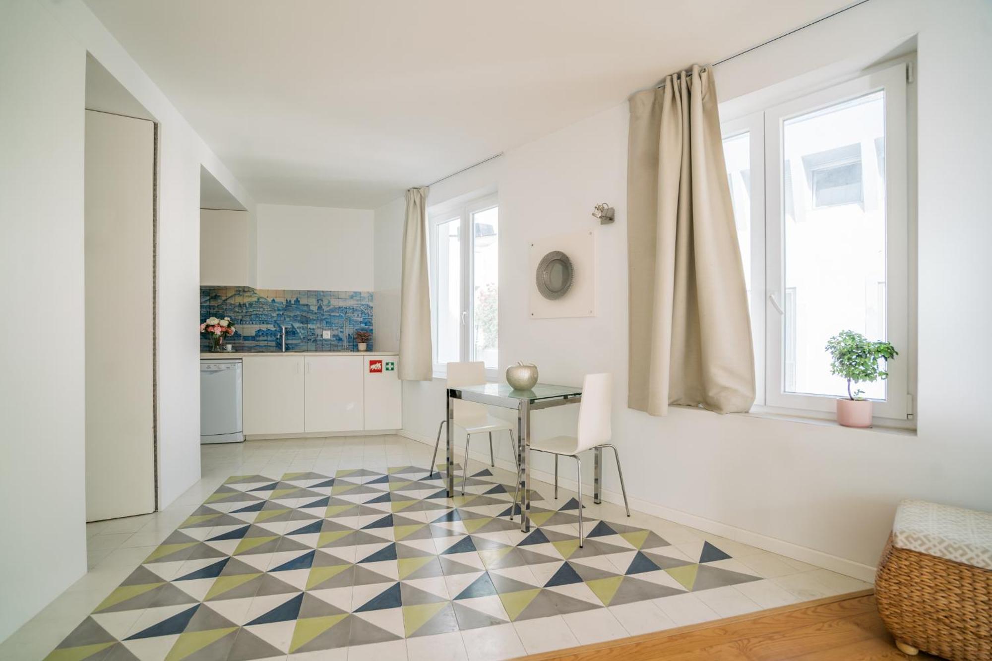 Principe Real Location Apartment